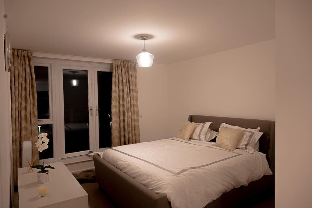 Exquisite Cozy House, Close To Train Station And Amenities Harold Wood Exterior foto